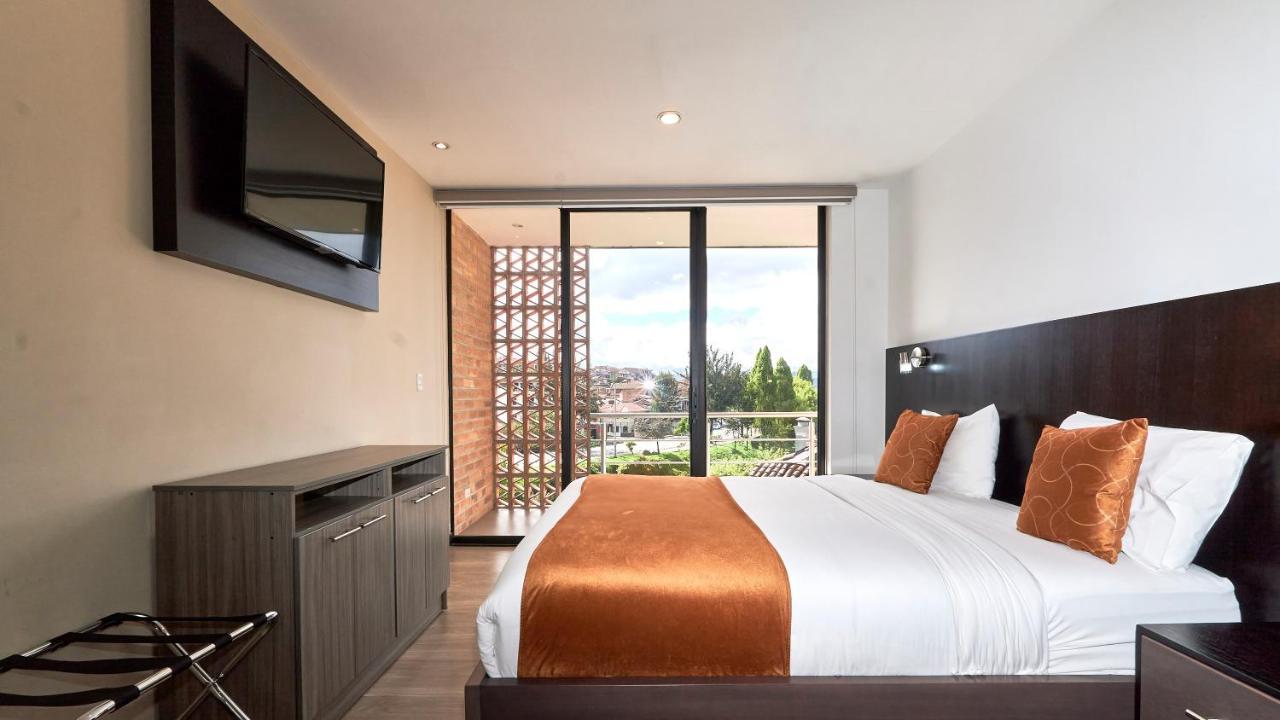 Hotel & Suites En Cuenca, Venue Batan Exterior photo