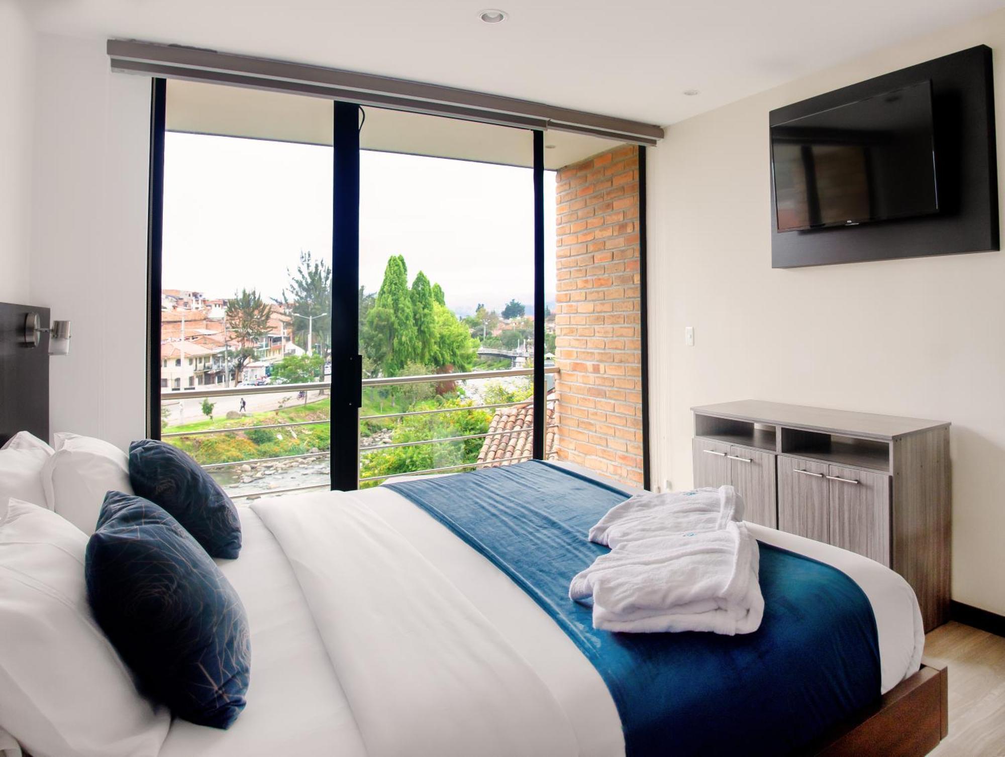 Hotel & Suites En Cuenca, Venue Batan Exterior photo